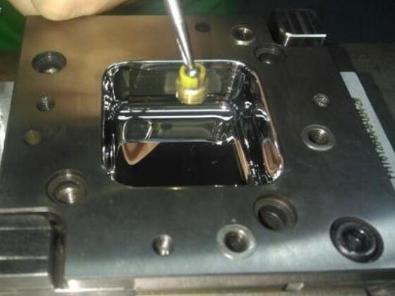 injection-mold-polishing
