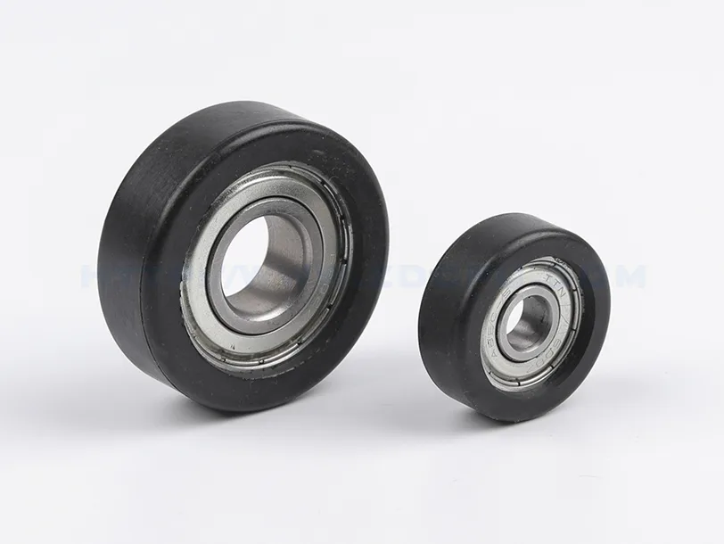 Rubber roller with bearing