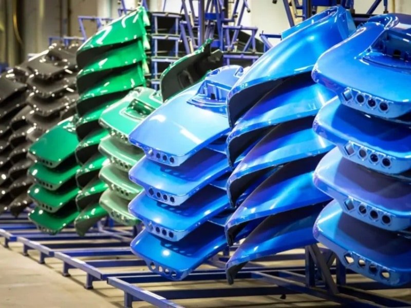 Large-part-injection-molded-roof-grille