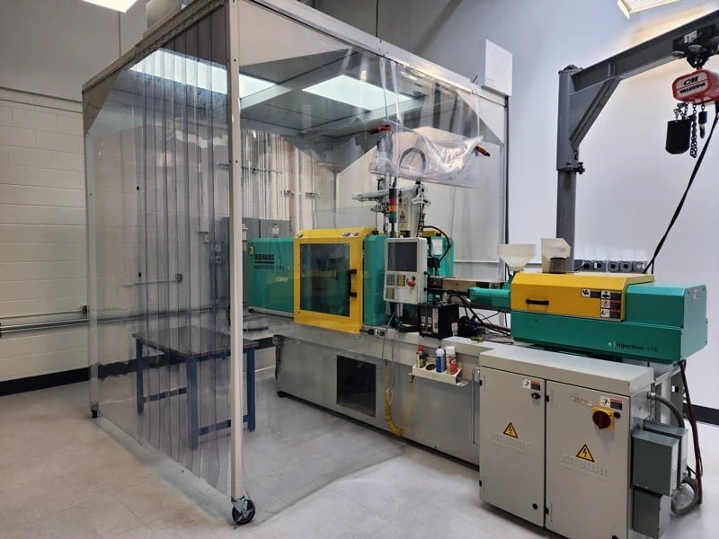 A Complete Guide to Clean Room Injection Molding Standards and Challenges 1 clean room injection molding