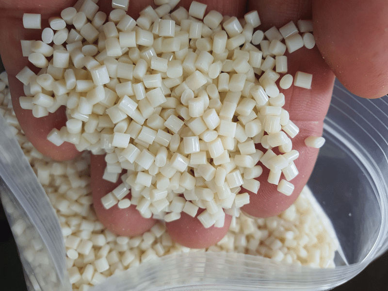 Recycled Plastic Injection Molding: Is It a Good Fit for Your Parts? 3 Recycled ABS pellets