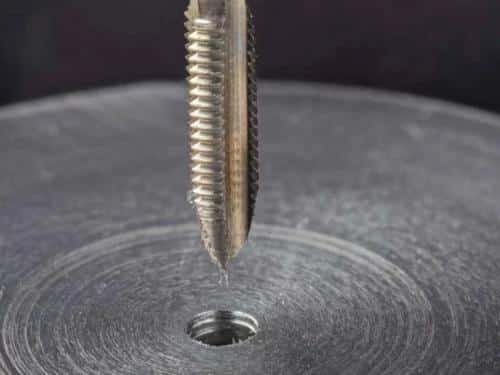 Understanding CNC Threading for Custom Machined Components 2 Thread-Tapping