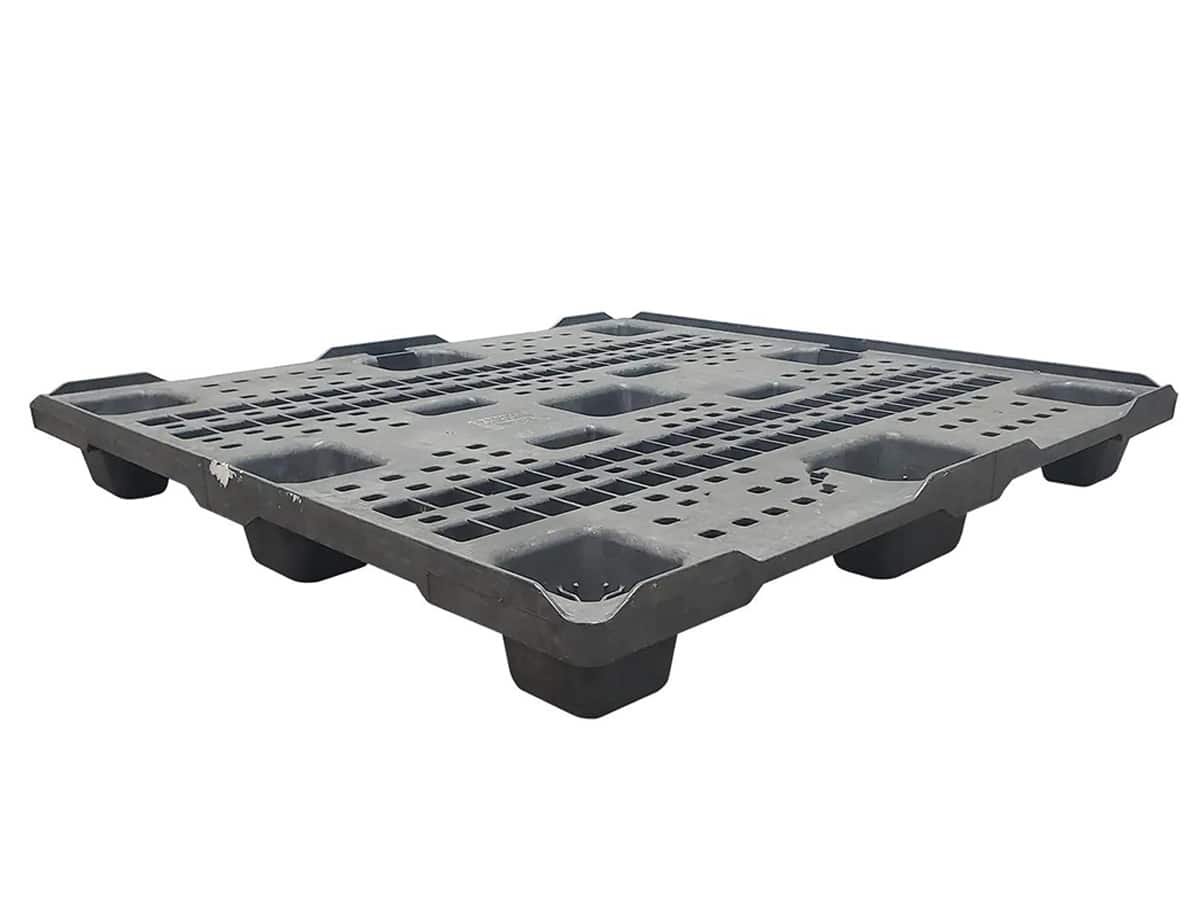 Structural Foam Molding: How It Works, Benefits, and Applications 4 Structural Foam Molded Pallet